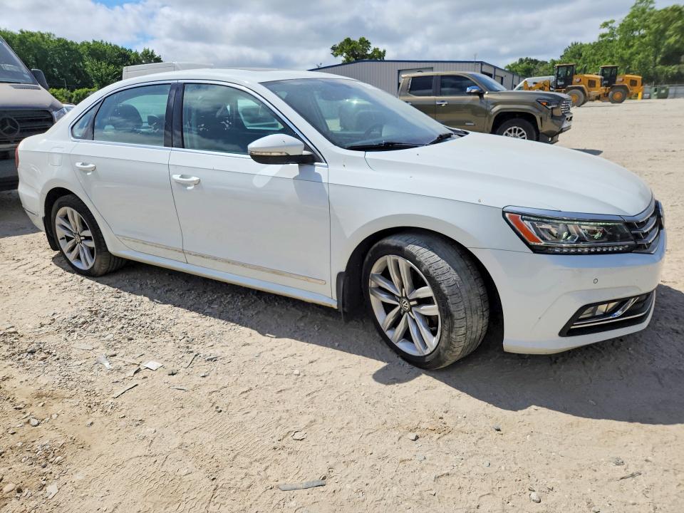 55966236 :رقم المزاد ، 1VWGT7A38HC036811 vin ، 2017 Volkswagen Passat مزاد بيع