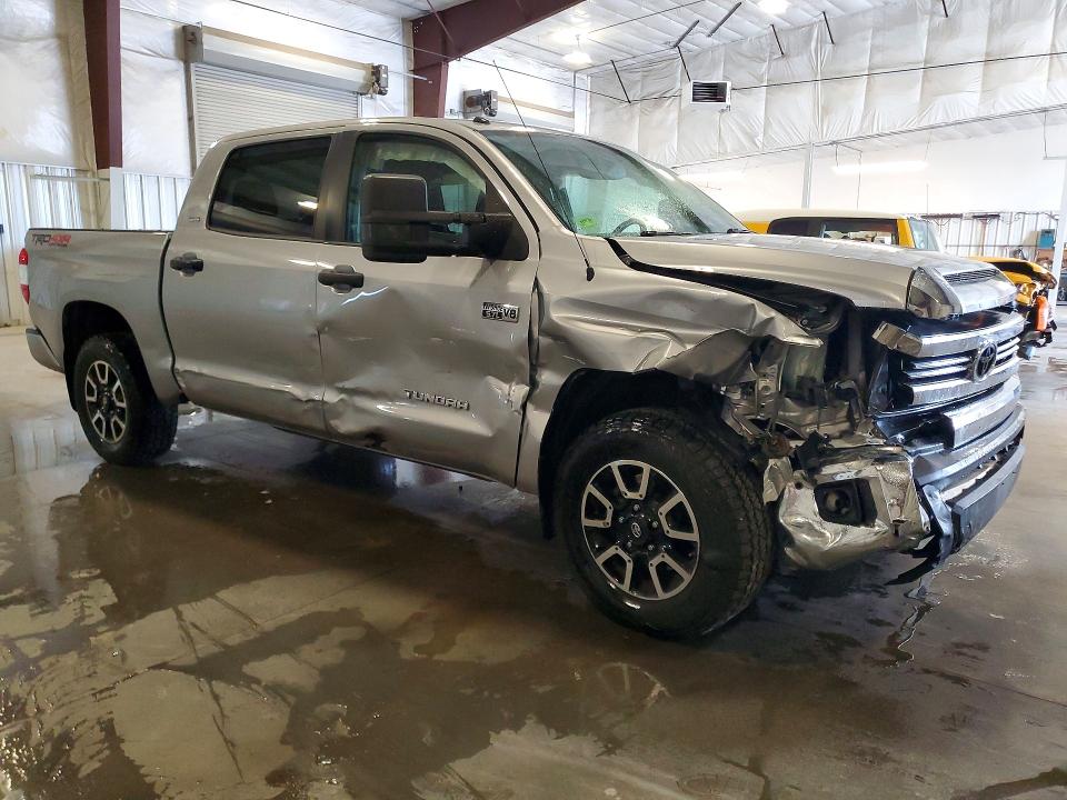Продаж на аукціоні авто 2017 Toyota Tundra, vin: 5TFDW5F17HX647429, номер лоту: 55589246