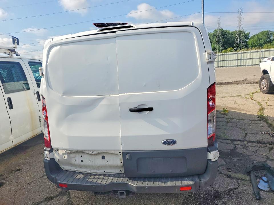 56607106 :رقم المزاد ، 1FTYR1ZM5GKA03138 vin ، 2016 Ford Transit مزاد بيع