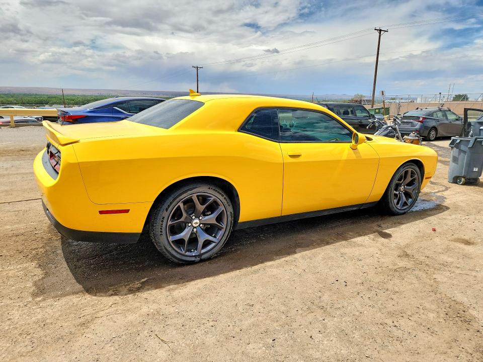 57330716 :رقم المزاد ، 2C3CDZAGXJH200127 vin ، 2018 Dodge Challenger مزاد بيع