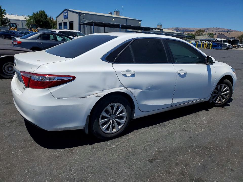 2017 Toyota Camry მანქანა იყიდება აუქციონზე, vin: 4T1BF1FK7HU689573, აუქციონის ნომერი: 58318246