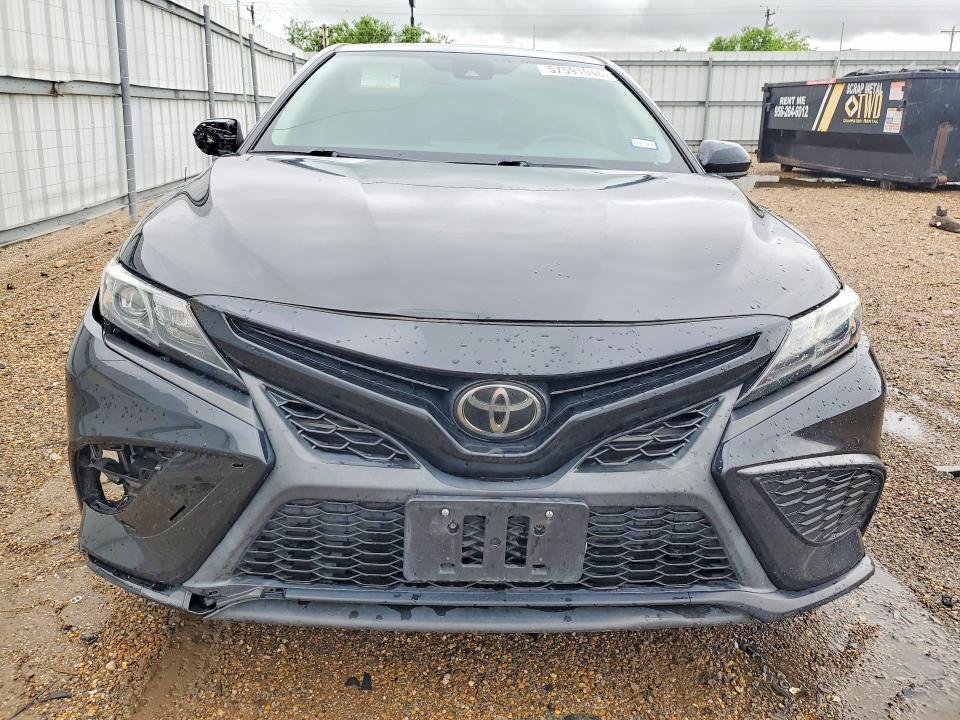 57591046 :رقم المزاد ، 4T1G11AK6MU598588 vin ، 2021 Toyota Camry مزاد بيع