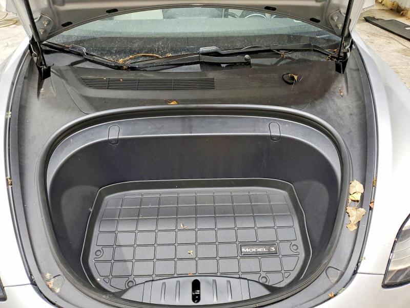 58746036 :رقم المزاد ، 5YJ3E1EB1JF097257 vin ، 2018 Tesla Model 3 مزاد بيع