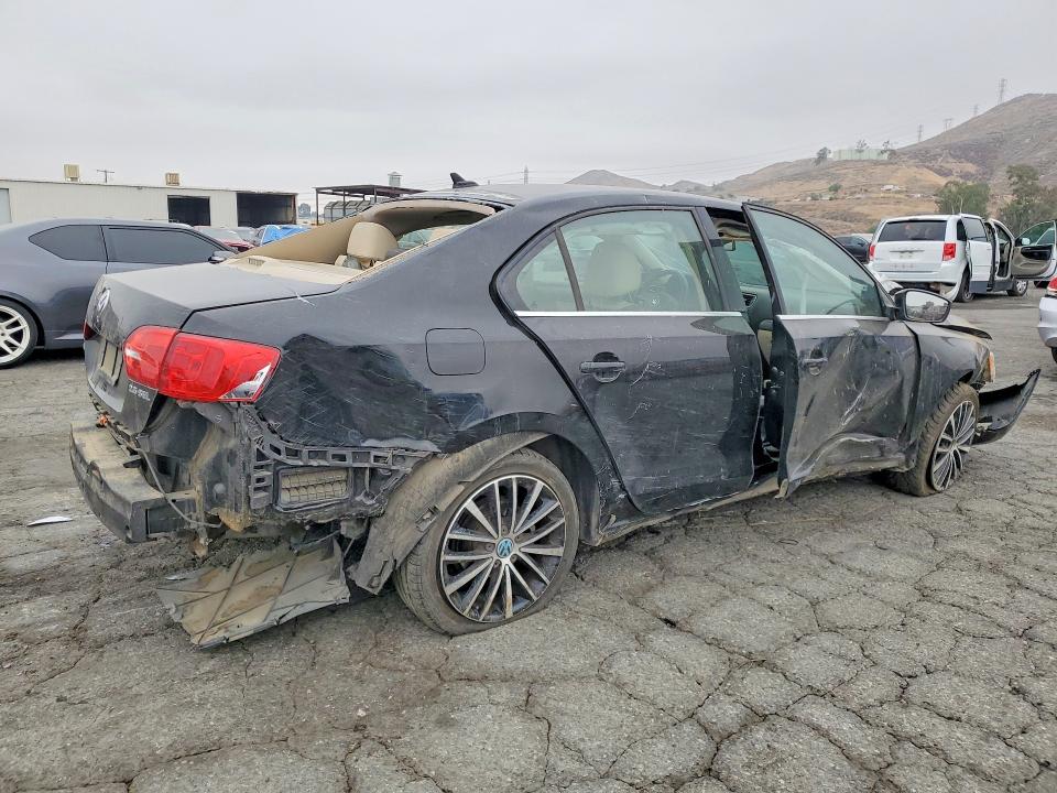 57633426 :رقم المزاد ، 3VWLP7AJ3CM131608 vin ، 2012 Volkswagen Jetta مزاد بيع