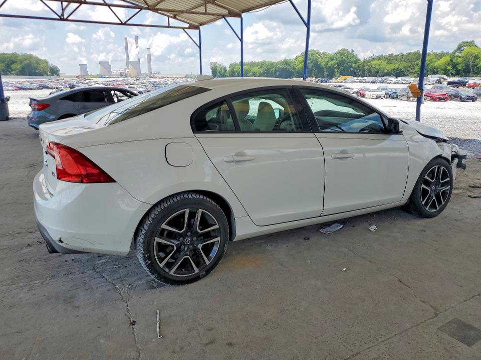 2017 Volvo S60 მანქანა იყიდება აუქციონზე, vin: YV126MFL7H2422731, აუქციონის ნომერი: 57040916