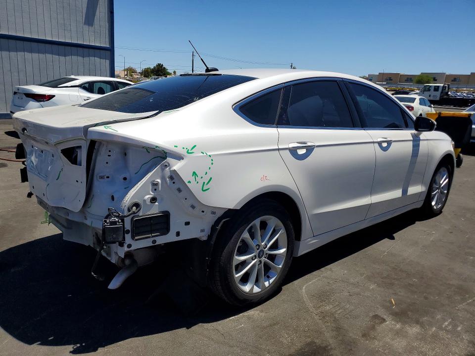 58413056 :رقم المزاد ، 3FA6P0SU3KR200837 vin ، 2019 Ford Fusion مزاد بيع
