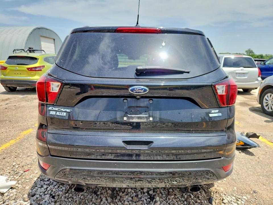 58926826 :رقم المزاد ، 1FMCU9GDXKUC03743 vin ، 2019 Ford Escape مزاد بيع