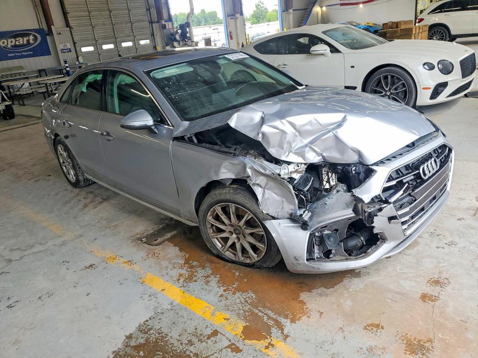 57931146 :رقم المزاد ، WAUABAF44MA057085 vin ، 2021 Audi A4 مزاد بيع