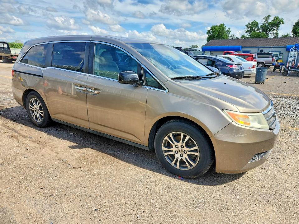 55928286 :رقم المزاد ، 5FNRL5H69BB096932 vin ، 2011 Honda Odyssey مزاد بيع