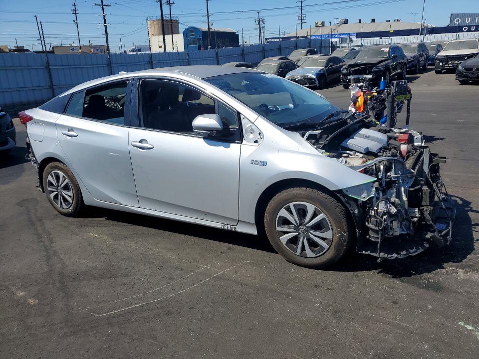 2017 Toyota Prius Prime მანქანა იყიდება აუქციონზე, vin: JTDKARFP3H3032322, აუქციონის ნომერი: 57216516
