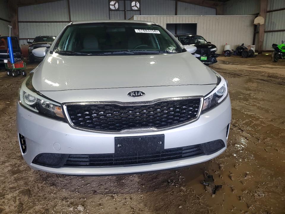 57883756 :رقم المزاد ، 3KPFK4A70JE209884 vin ، 2018 Kia Forte مزاد بيع