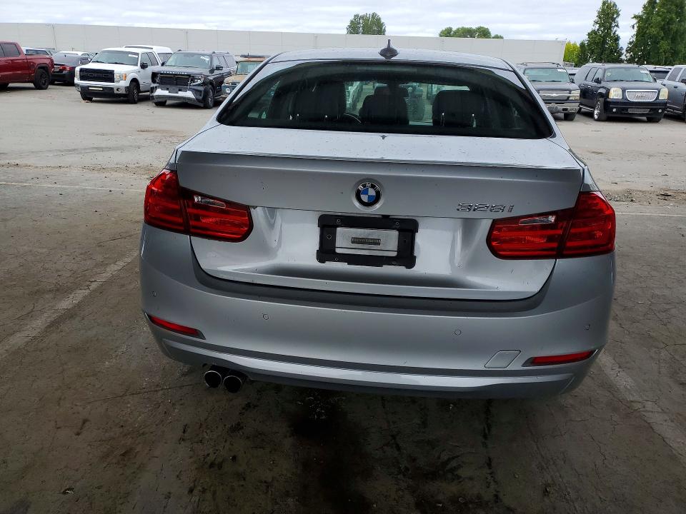 2013 Bmw 328 მანქანა იყიდება აუქციონზე, vin: WBA3C1G53DNR44182, აუქციონის ნომერი: 58037606