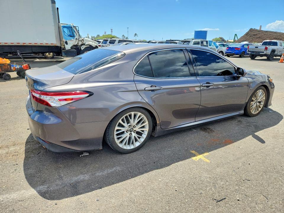 2018 Toyota Camry მანქანა იყიდება აუქციონზე, vin: 4T1B11HK4JU038421, აუქციონის ნომერი: 57272916