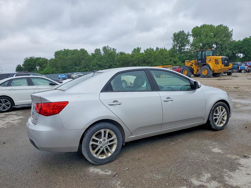 2011 Kia Forte მანქანა იყიდება აუქციონზე, vin: KNAFU4A21B5414154, აუქციონის ნომერი: 56133626
