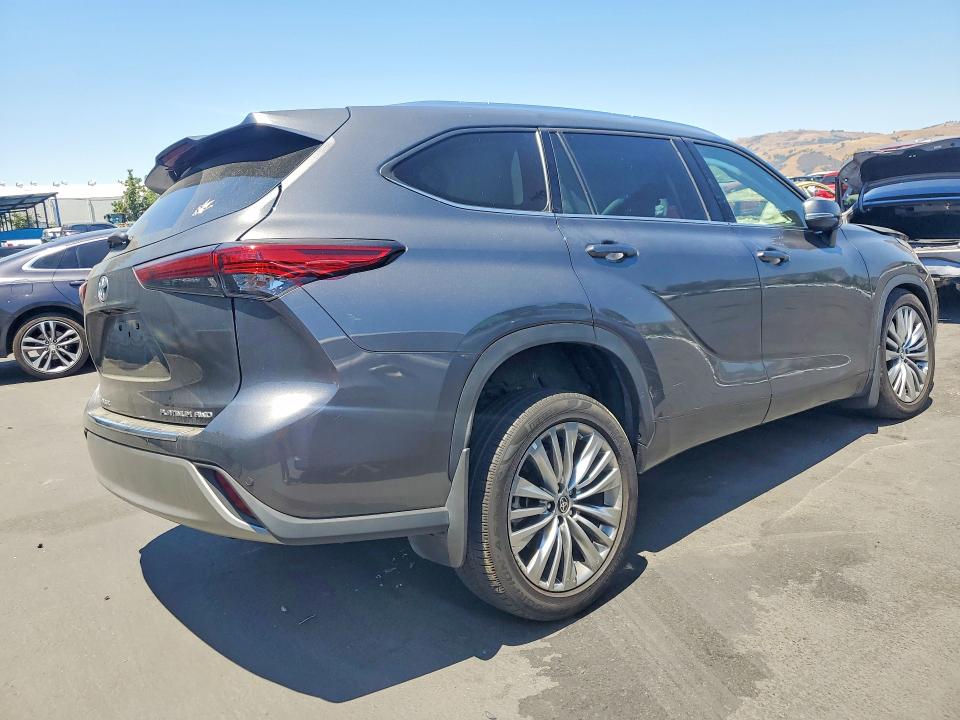 Продаж на аукціоні авто 2022 Toyota Highlander, vin: 5TDFZRBH1NS230514, номер лоту: 57748936