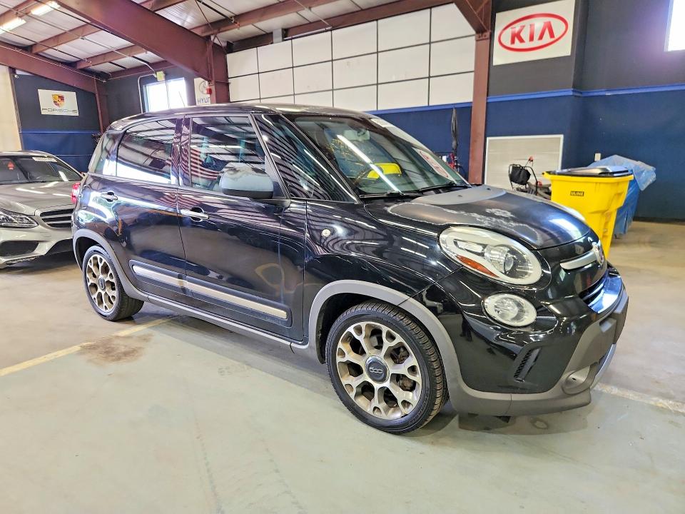 59058466 :رقم المزاد ، ZFBCFADH3EZ010772 vin ، 2014 Fiat 500l مزاد بيع
