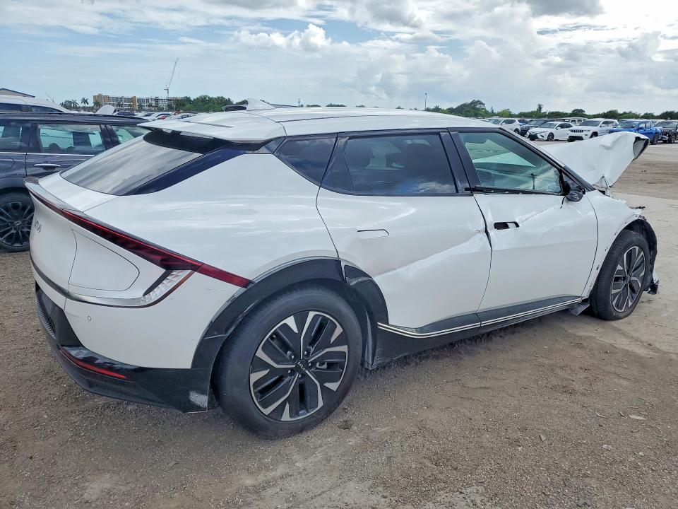 Продажа на аукционе авто 2024 Kia Ev6, vin: KNDC34LA6R5617922, номер лота: 55490926