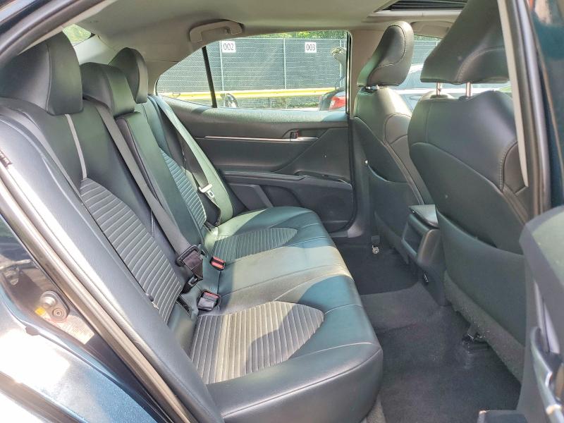 57015456 :رقم المزاد ، 4T1B11HK2KU702877 vin ، 2019 Toyota Camry مزاد بيع