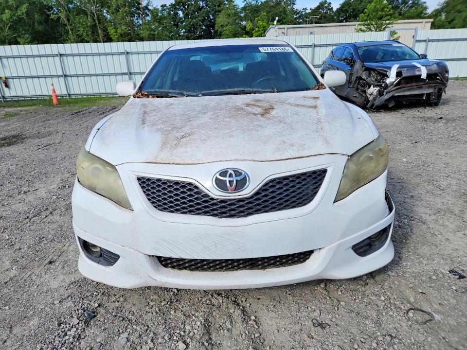 57764186 :رقم المزاد ، 4T1BF3EK6BU589386 vin ، 2011 Toyota Camry مزاد بيع