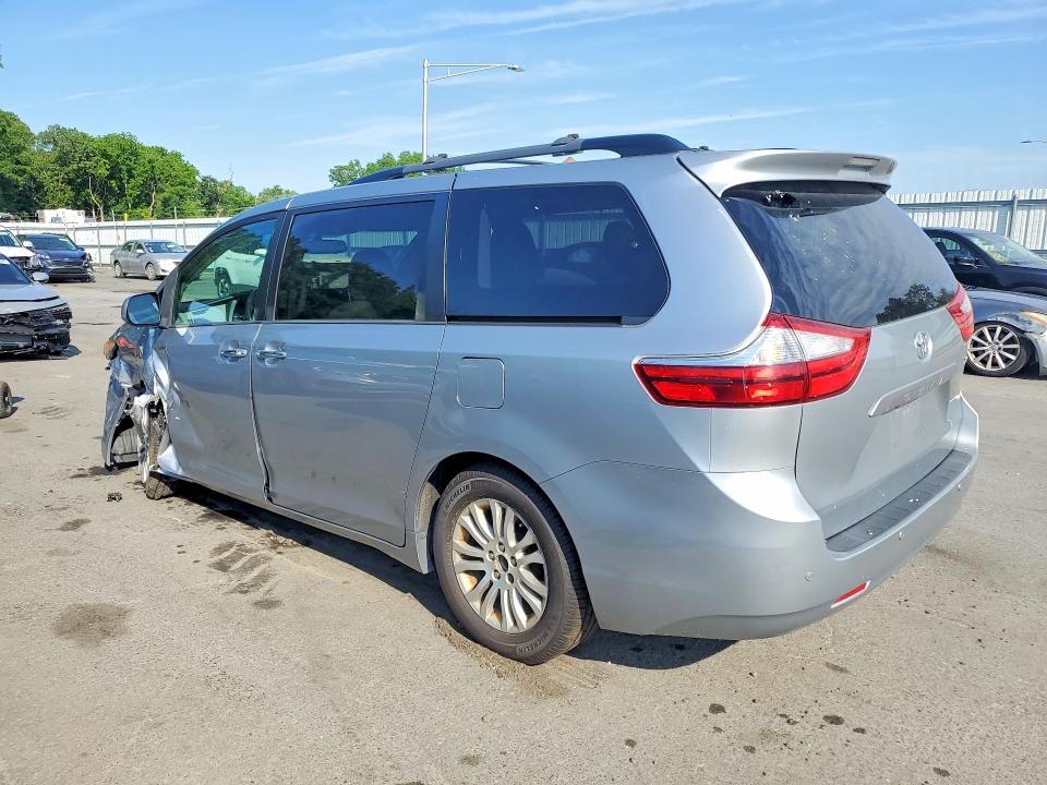 Продажа на аукционе авто 2017 Toyota Sienna, vin: 5TDYZ3DC2HS830079, номер лота: 57713846
