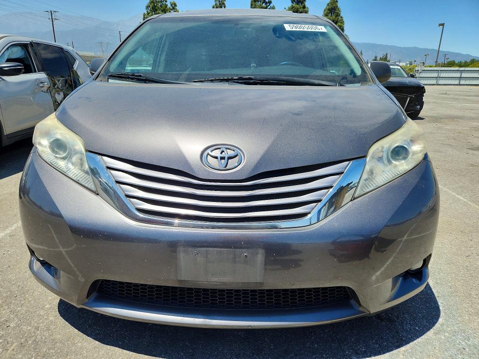 Продажа на аукционе авто 2017 Toyota Sienna, vin: 5TDYZ3DC7HS878676, номер лота: 59005006