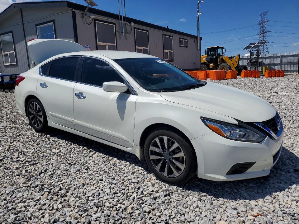 2017 Nissan Altima მანქანა იყიდება აუქციონზე, vin: 1N4AL3AP0HC124214, აუქციონის ნომერი: 58489286