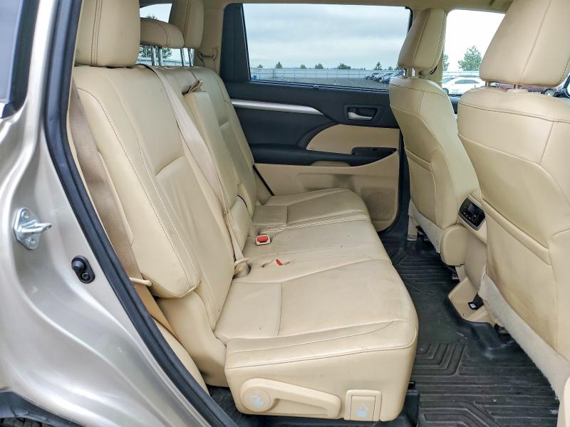 55936556 :رقم المزاد ، 5TDJKRFH0FS083130 vin ، 2015 Toyota Highlander مزاد بيع