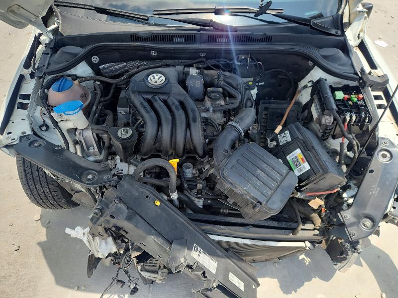 58046126 :رقم المزاد ، 3VW2K7AJXFM317757 vin ، 2015 Volkswagen Jetta مزاد بيع