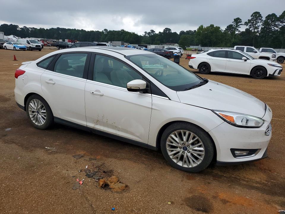 54874346 :رقم المزاد ، 1FADP3J27GL369208 vin ، 2016 Ford Focus مزاد بيع