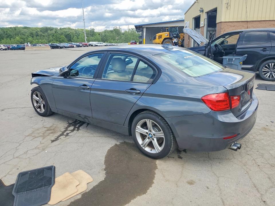 57352796 :رقم المزاد ، WBA3B3C53DF540183 vin ، 2013 Bmw 328 مزاد بيع