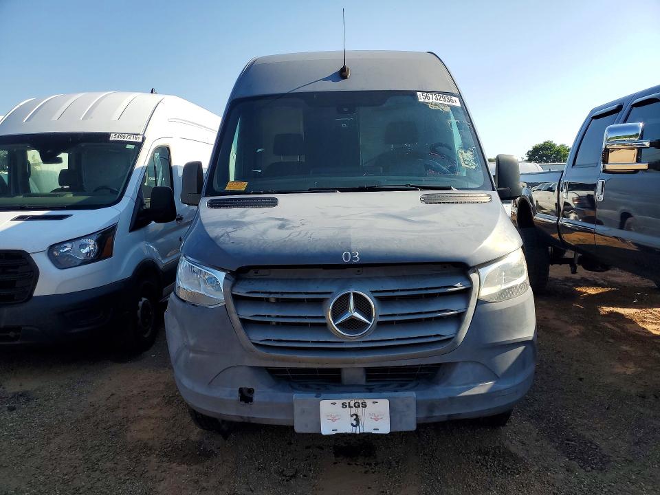 56732936 :رقم المزاد ، WD4PF1CD9KP129209 vin ، 2019 Mercedes Benz Sprinter مزاد بيع