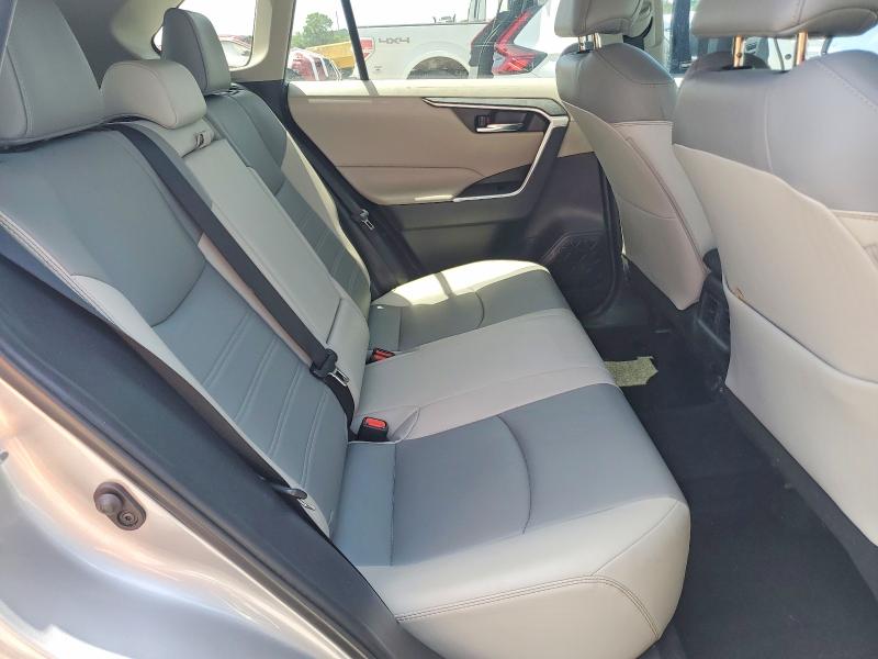 59324176 :رقم المزاد ، 2T3C1RFV0MC090061 vin ، 2021 Toyota Rav4 مزاد بيع