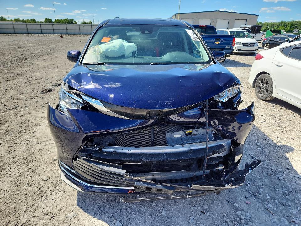 Продаж на аукціоні авто 2021 Toyota Sienna, vin: 5TDJRKEC6MS013895, номер лоту: 57524506