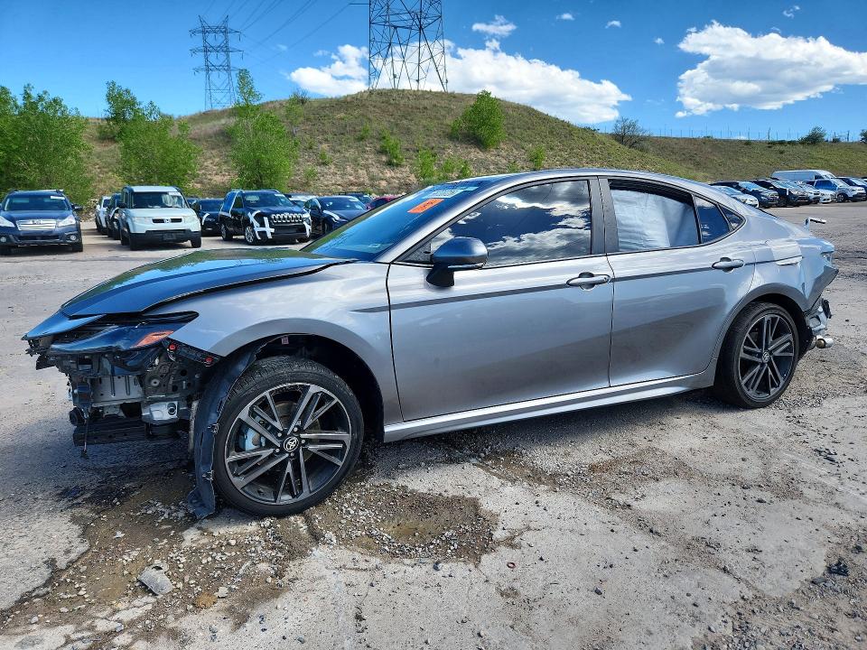 56720726 :رقم المزاد ، 4T1DBADK1SU503329 vin ، 2025 Toyota Camry مزاد بيع