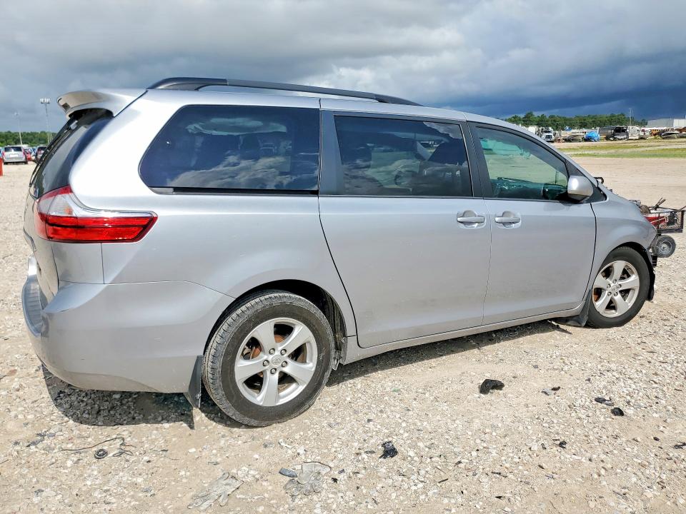 56442076 :رقم المزاد ، 5TDKZ3DC3HS800403 vin ، 2017 Toyota Sienna مزاد بيع