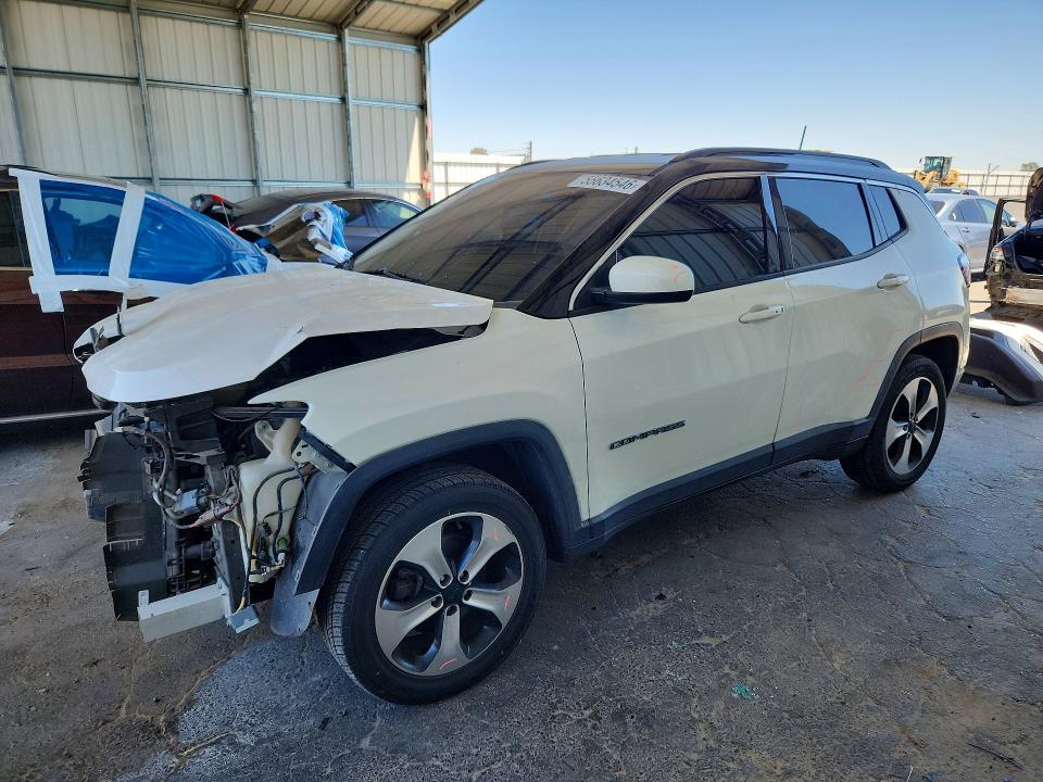 55634546 :رقم المزاد ، 3C4NJDBB3JT195427 vin ، 2018 Jeep Compass مزاد بيع