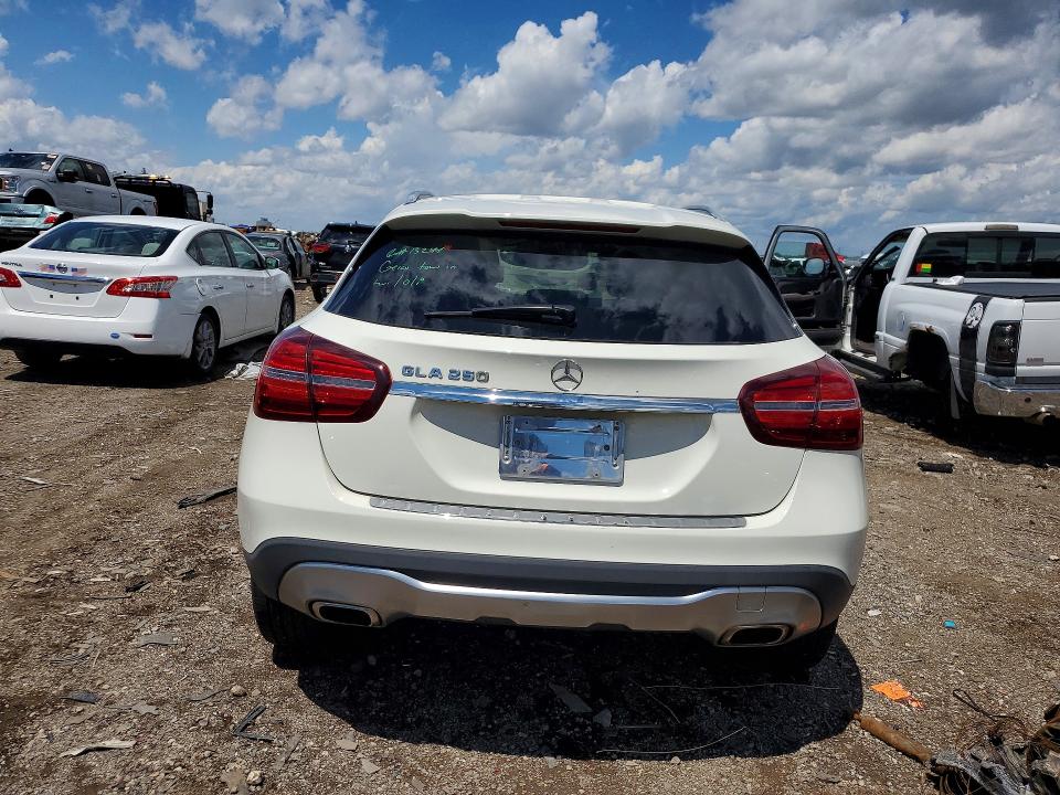57380336 :رقم المزاد ، WDCTG4EB3JJ471415 vin ، 2018 Mercedes-benz Gla مزاد بيع
