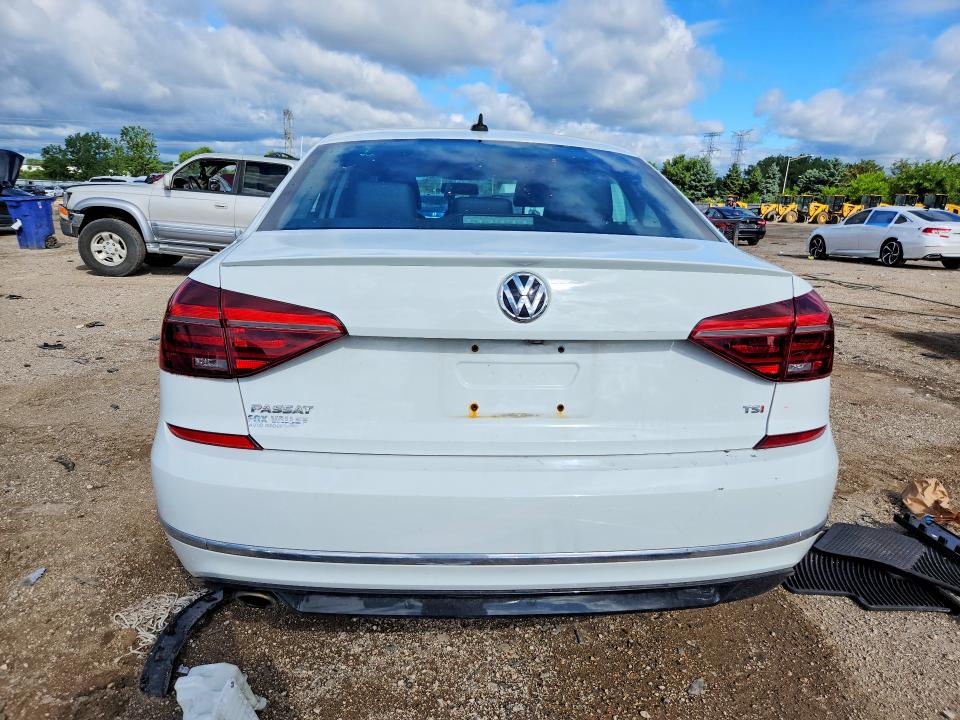 Продаж на аукціоні авто 2018 Volkswagen Passat, vin: 1VWAA7A36JC010239, номер лоту: 57142166