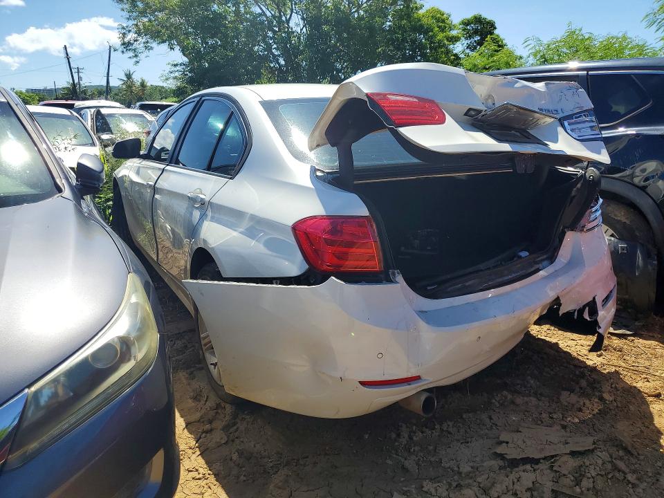 2015 Bmw 320 მანქანა იყიდება აუქციონზე, vin: WBA3B1C54FK140339, აუქციონის ნომერი: 55576486
