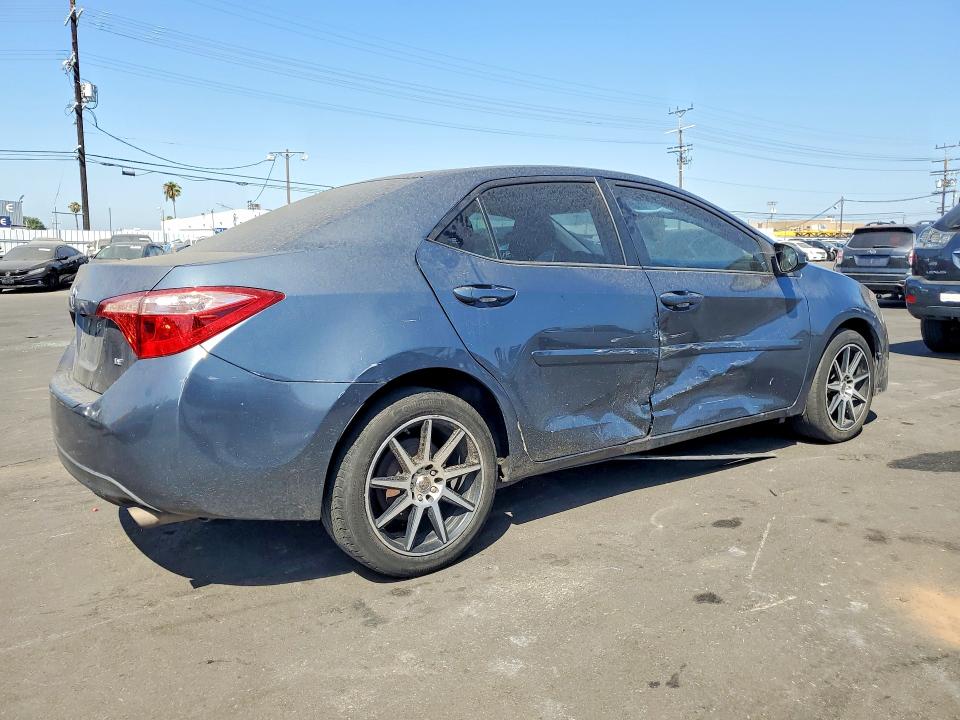 57080426 :رقم المزاد ، 5YFBURHE1HP622206 vin ، 2017 Toyt Corolla مزاد بيع