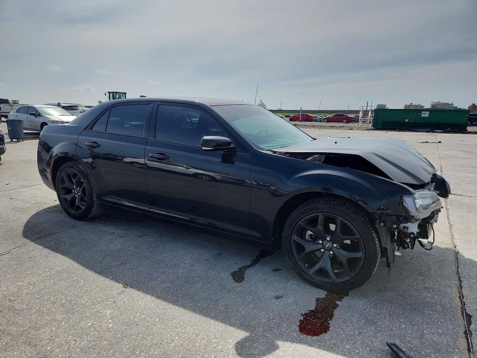 Продаж на аукціоні авто 2023 Chrysler 300, vin: 2C3CCABG7PH561102, номер лоту: 55308156