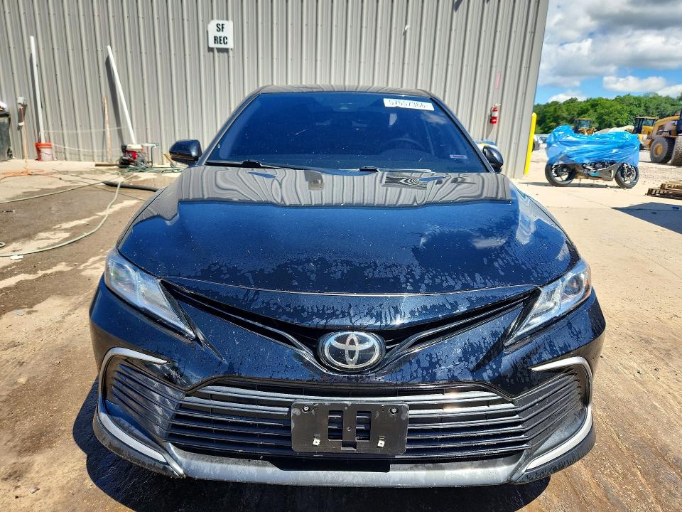 57657366 :رقم المزاد ، 4T1C11BK1RU131485 vin ، 2024 Toyota Camry مزاد بيع