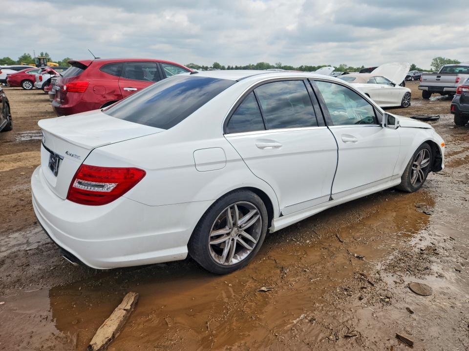 2013 Mercedes-benz C მანქანა იყიდება აუქციონზე, vin: WDDGF8ABXDR273403, აუქციონის ნომერი: 56789006