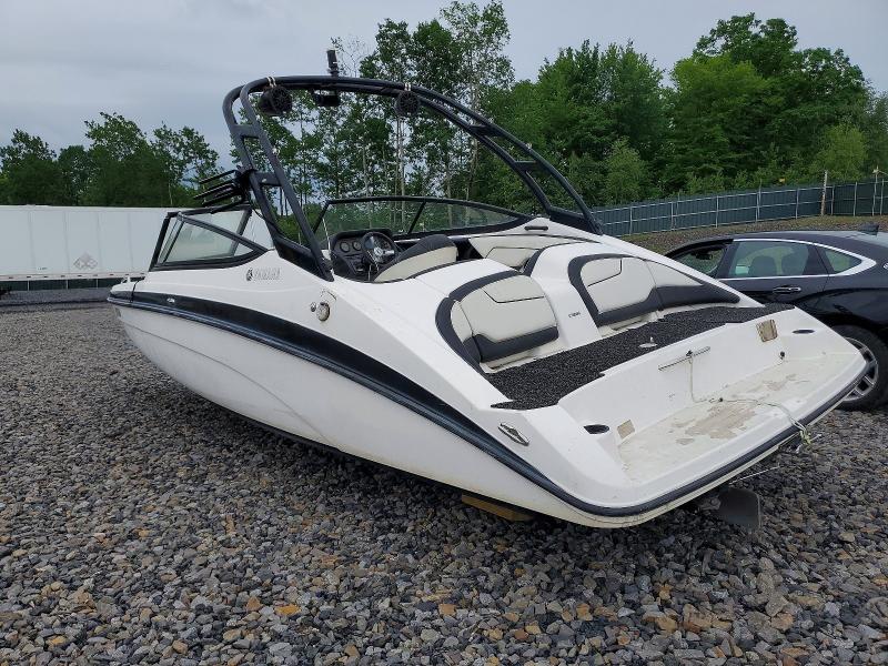 56449806 :رقم المزاد ، YAMC0333J617 vin ، 2017 Yama Boat مزاد بيع