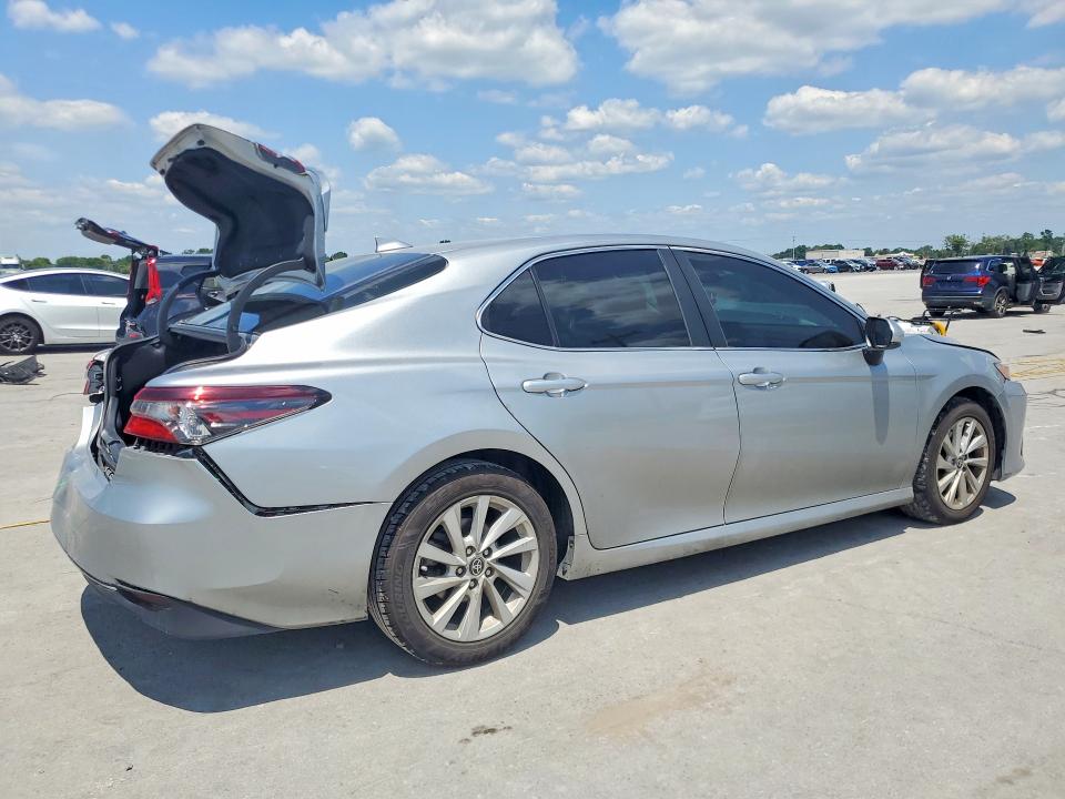 2022 Toyota Camry მანქანა იყიდება აუქციონზე, vin: 4T1C11AK7NU688476, აუქციონის ნომერი: 58438226