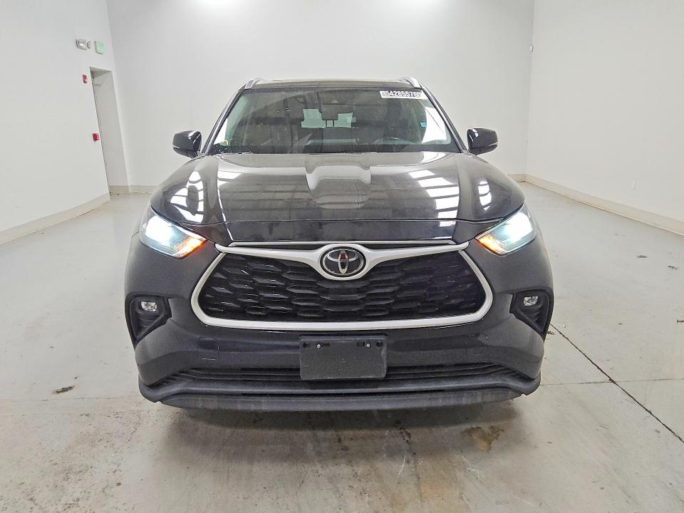Продаж на аукціоні авто 2021 Toyota Highlander, vin: 5TDGZRBHXMS525260, номер лоту: 54285576
