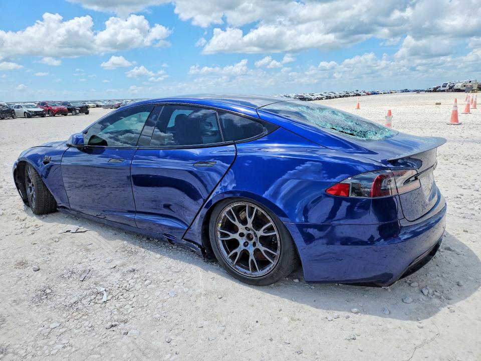 56999946 :رقم المزاد ، 5YJSA1E60MF454393 vin ، 2021 Tesla Model S مزاد بيع