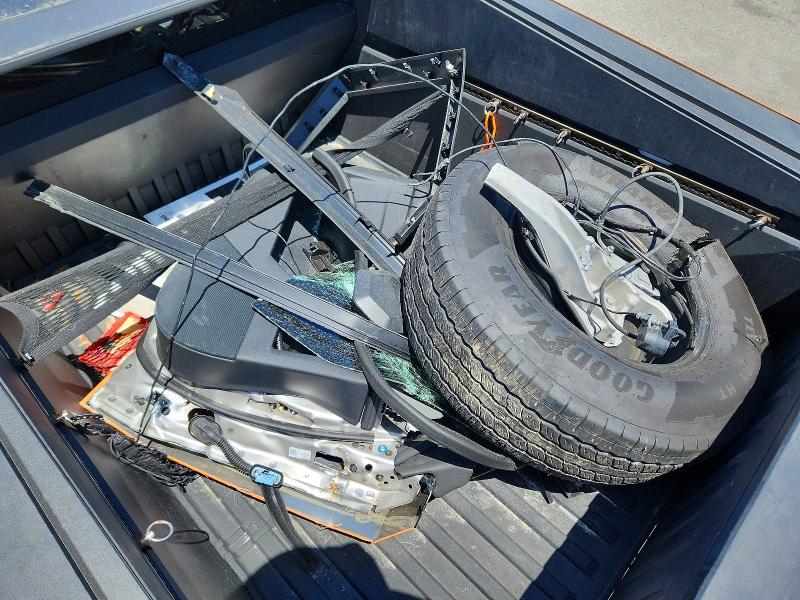 56780016 :رقم المزاد ، 7G2CEGEC2SA080538 vin ، 2025 Tesla Cybertruck مزاد بيع