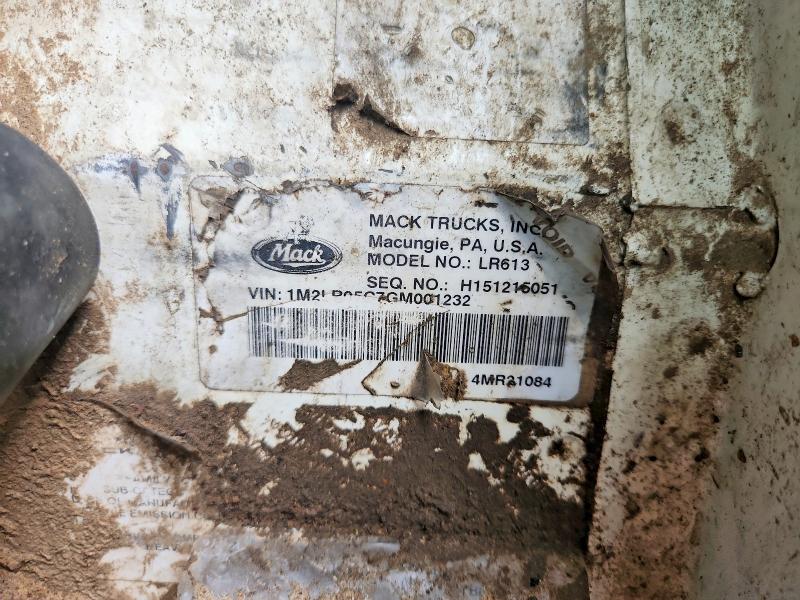 56668866 :رقم المزاد ، 1M2LR05C7GM001232 vin ، 2016 Mack Lr600 مزاد بيع
