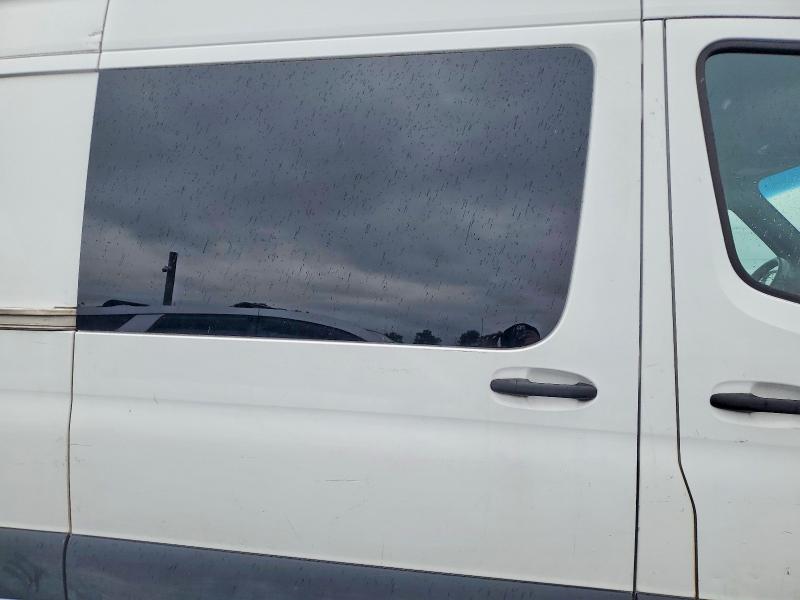 57910576 :رقم المزاد ، W1Y4DBHY2MT045467 vin ، 2021 Mercedes-benz Sprinter مزاد بيع